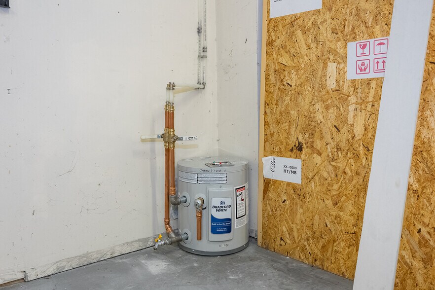 More Photos Of 640 Snyder Ave, West Chester Warehouse For Sale