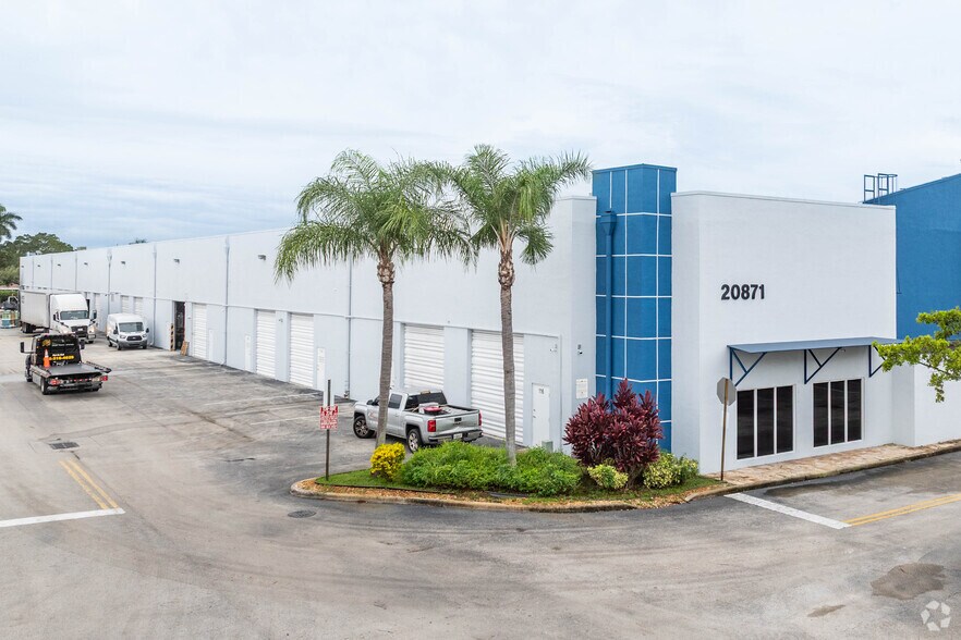 More Photos Of 20871 Johnson St, Pembroke Pines Warehouse For Sale