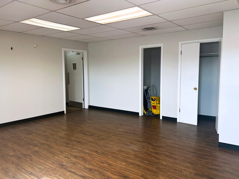 More Photos Of 5151 E 56th Ave, Commerce City Manufacturing For Lease