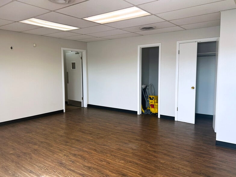 More Photos Of 5151 E 56th Ave, Commerce City Manufacturing For Sale