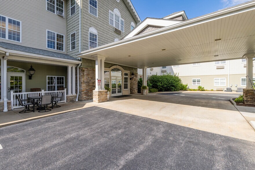 More Photos Of 1207 Vandalia St, Collinsville Assisted Living For Sale