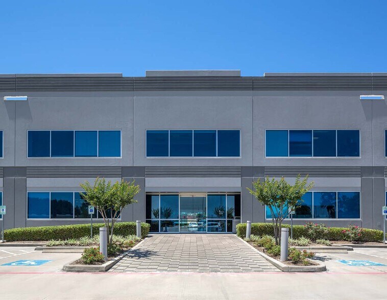 More Photos Of 24624 Interstate 45, Spring Office For Lease