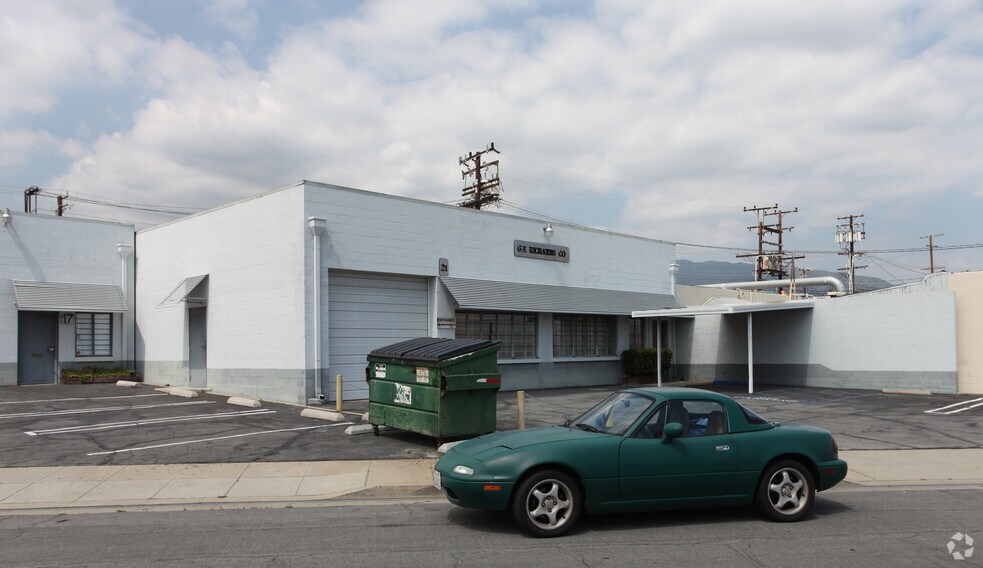 More Photos Of 21 Flower St, Arcadia Warehouse For Lease