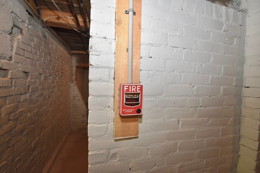 More Photos Of 855 Liberty St, Springfield Apartments For Sale