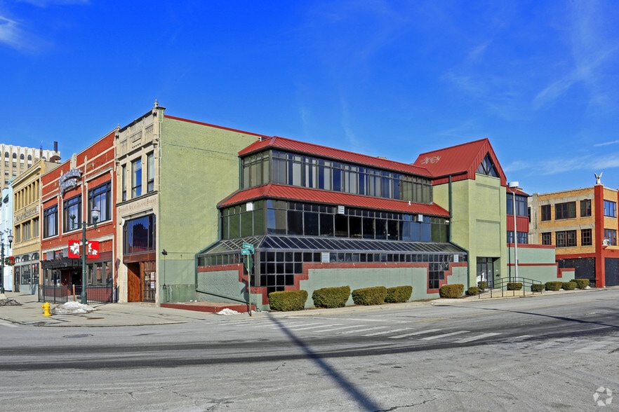 More Photos Of 29 S Saginaw St, Pontiac Storefront For Lease