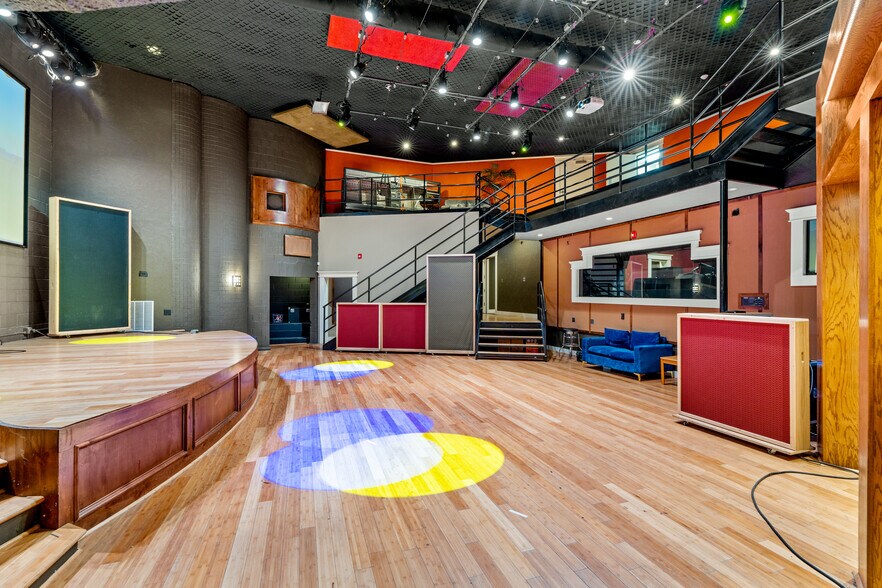 More Photos Of 2908 Epperly Dr, Del City Loft Creative Space For Sale