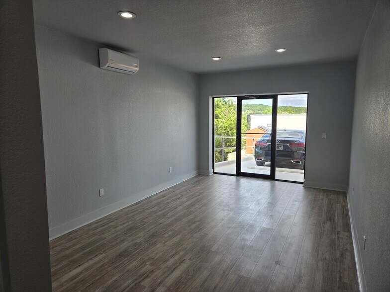 More Photos Of 171 Kestrel Dr, Spring Branch Light Distribution For Lease