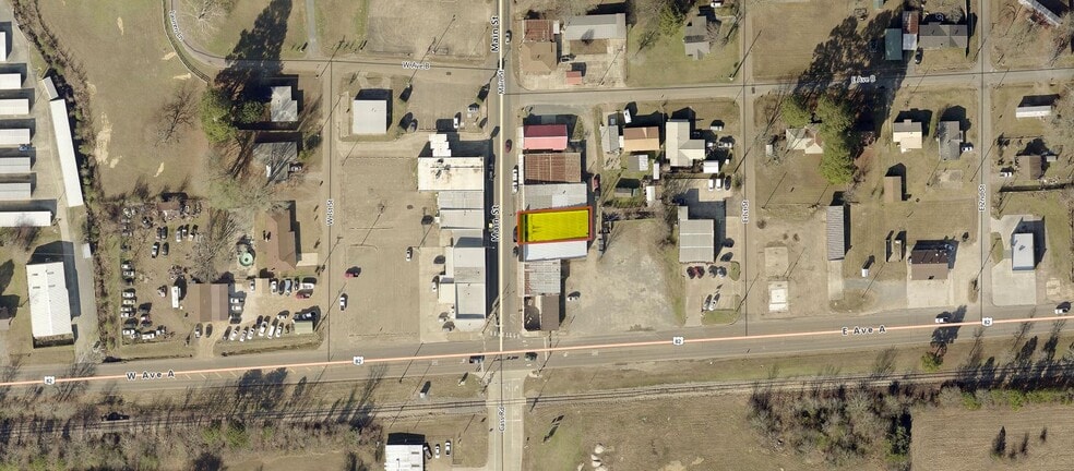 More Photos Of 106 Main St, Hooks Storefront Retail Office For Sale