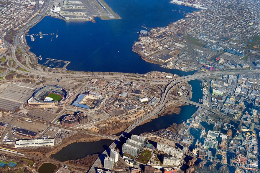 More Photos Of 129-02 Northern Blvd, Corona Warehouse For Sale