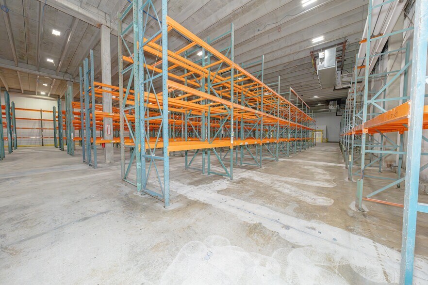 More Photos Of 18770 NE 6th Ave, Miami Refrigeration Cold Storage For Lease