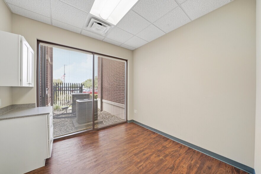 More Photos Of 1208 Highway 6, Sugar Land Medical For Lease