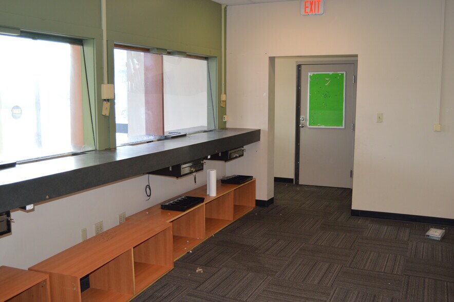 More Photos Of 1301 E Main St, Lancaster Freestanding For Sale