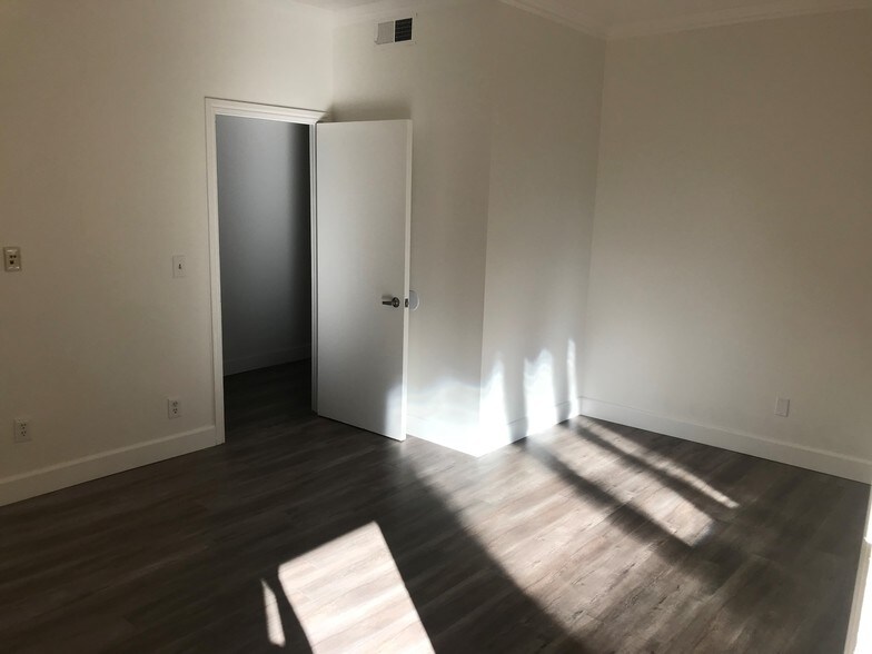 More Photos Of 610-650 E Santa Clara St, San Jose Medical For Lease