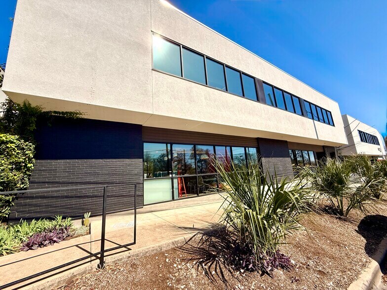 More Photos Of 2400 Webberville Rd, Austin Office For Lease