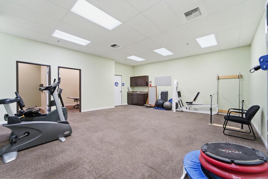 More Photos Of 1465 Tharp Rd, Yuba City General Retail For Lease