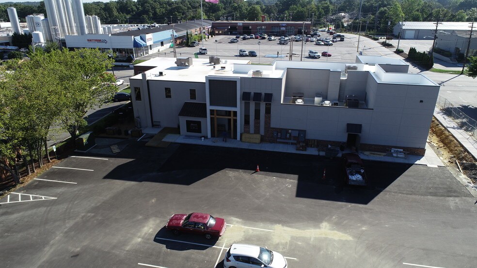 More Photos Of 1807-1813 N Main St, High Point Storefront For Sale