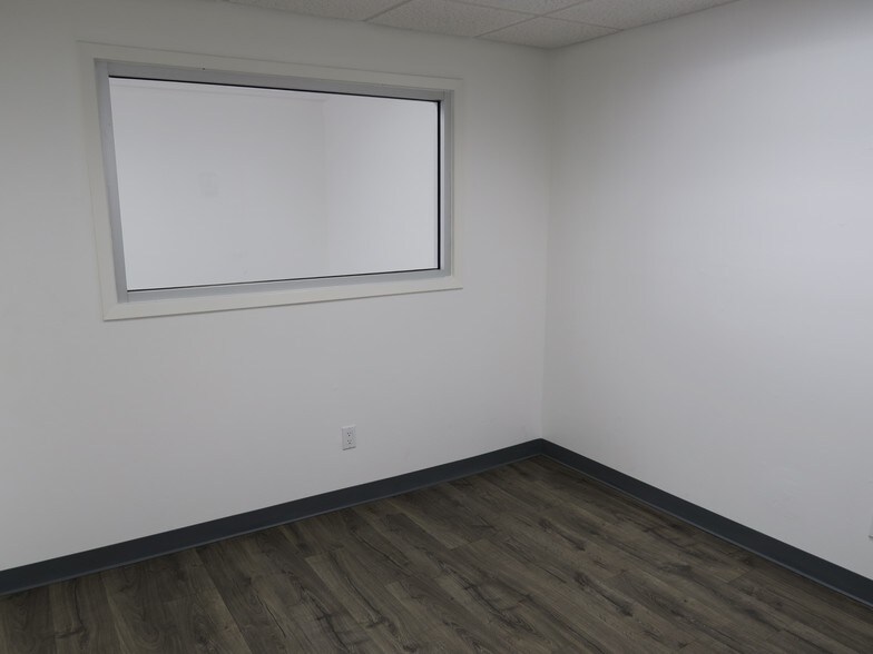 More Photos Of 5930 Star Ln, Houston General Retail For Lease