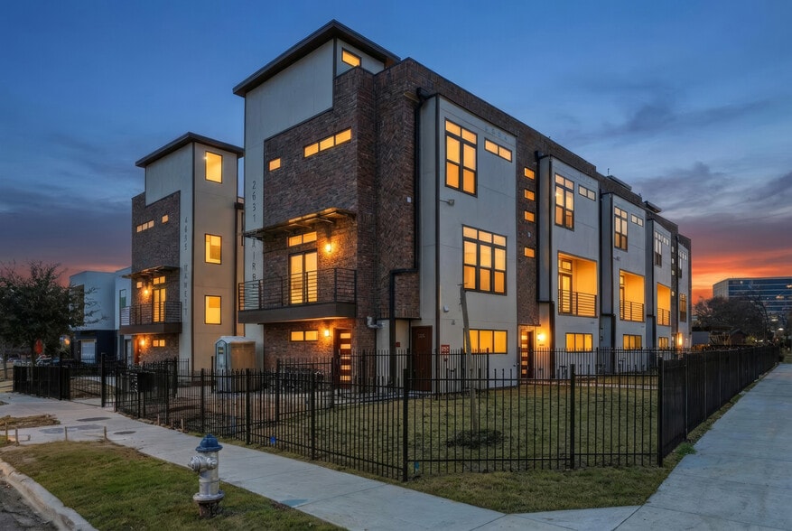 Primary Photo Of 2631 Kirby st, Dallas Multifamily For Sale