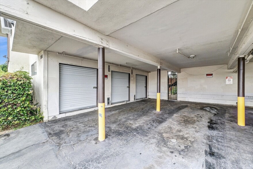 More Photos Of 602 Cedarglen Dr, Azusa Manufactured Housing Mobile Home Park For Sale