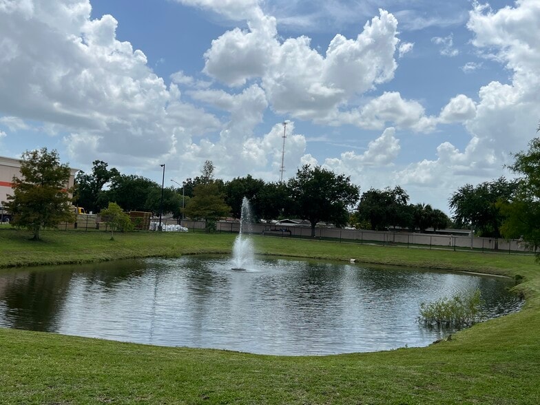 More Photos Of 5405 Diplomat Cir, Orlando Loft Creative Space For Lease