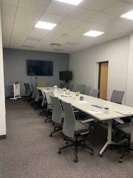 More Photos Of 2318 1st St NE, Minneapolis Warehouse For Sale