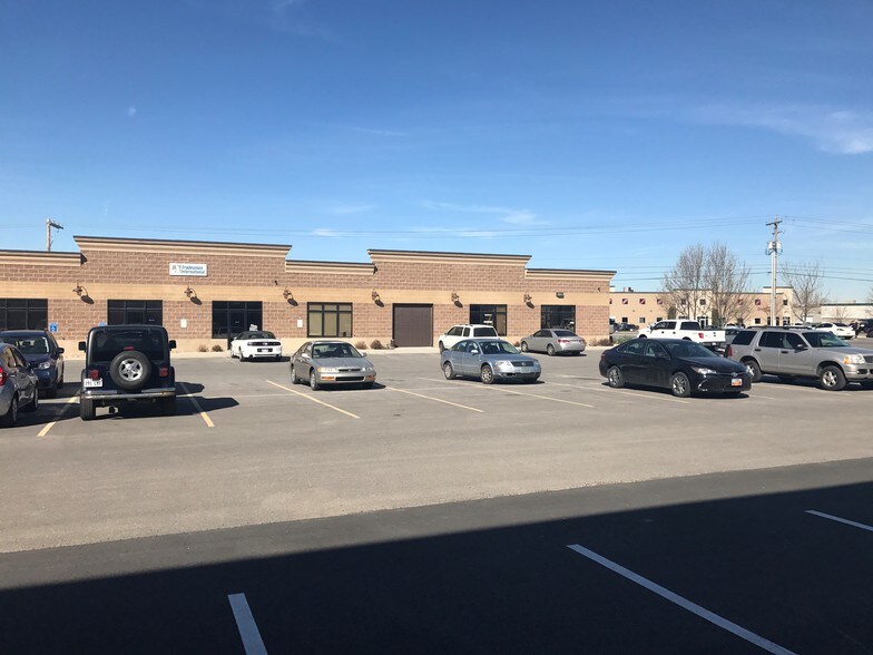 More Photos Of 120 N Redwood Rd, North Salt Lake Warehouse For Lease
