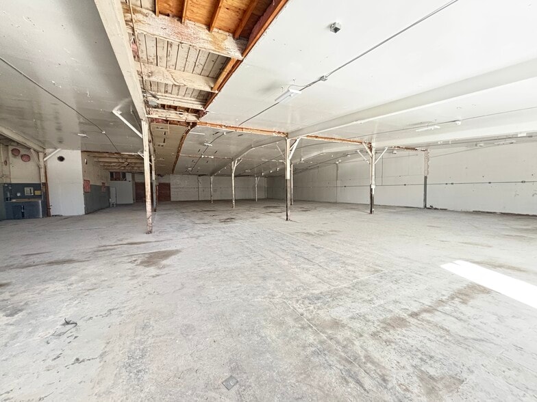 More Photos Of 2960 Chapman St, Oakland Warehouse For Lease
