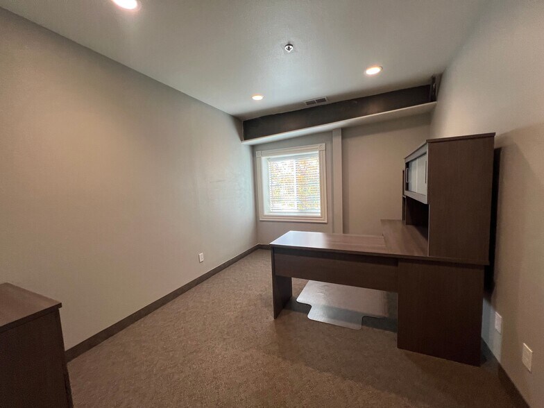 More Photos Of 800 S Stockton Ave, Ripon Warehouse For Lease