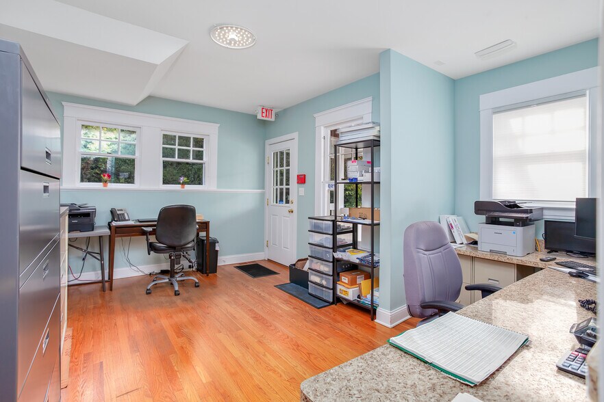 More Photos Of 71 Cedar St, Branford Office For Sale