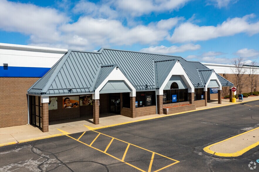 More Photos Of 45300 Hayes Rd, Macomb Township Freestanding For Lease
