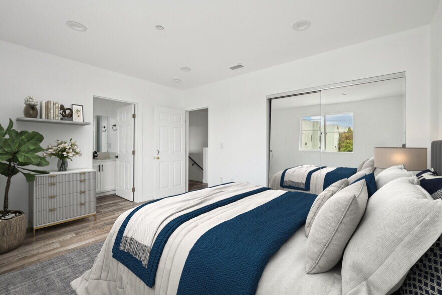 More Photos Of 2516 Malabar St, Los Angeles Apartments For Sale