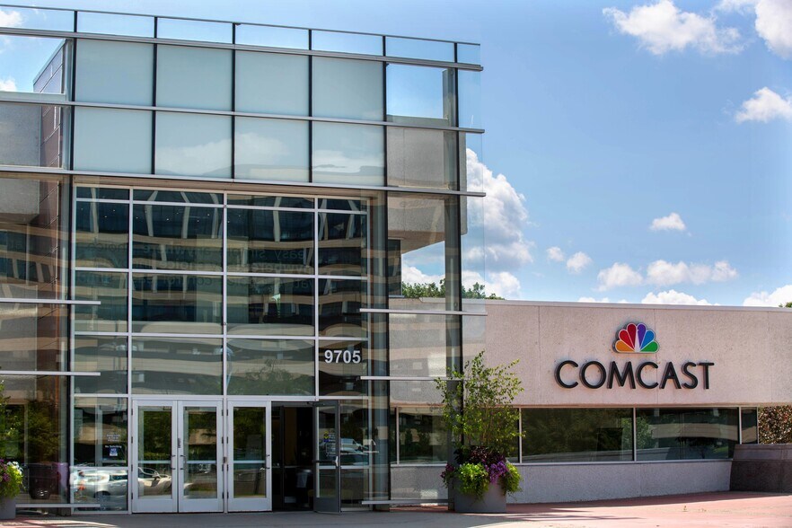 Primary Photo Of 9705 Data Park Dr, Minnetonka Flex For Sale