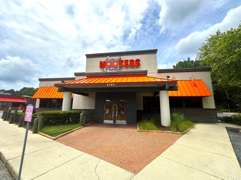 More Photos Of 5195 Fernandina Rd, Harbison Restaurant For Sale