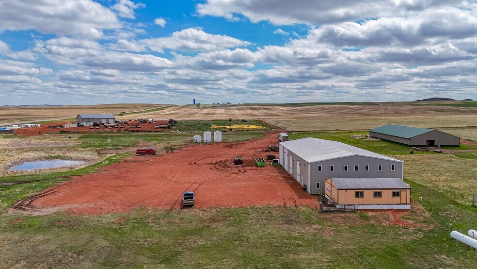 More Photos Of 10911 27J St SW, Dickinson Warehouse For Sale