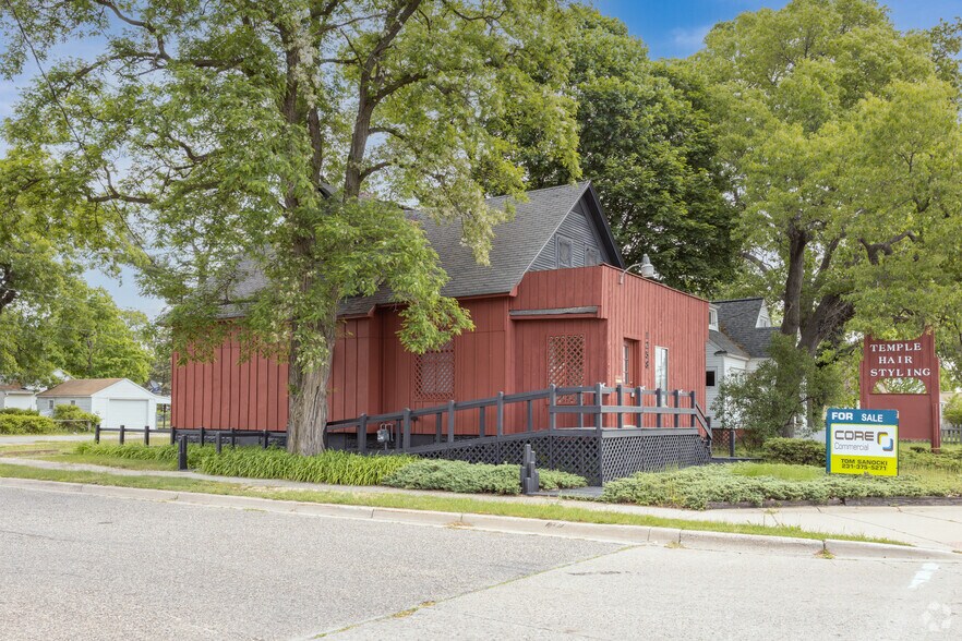 Primary Photo Of 1258 E Apple Ave, Muskegon Storefront Retail Office For Sale