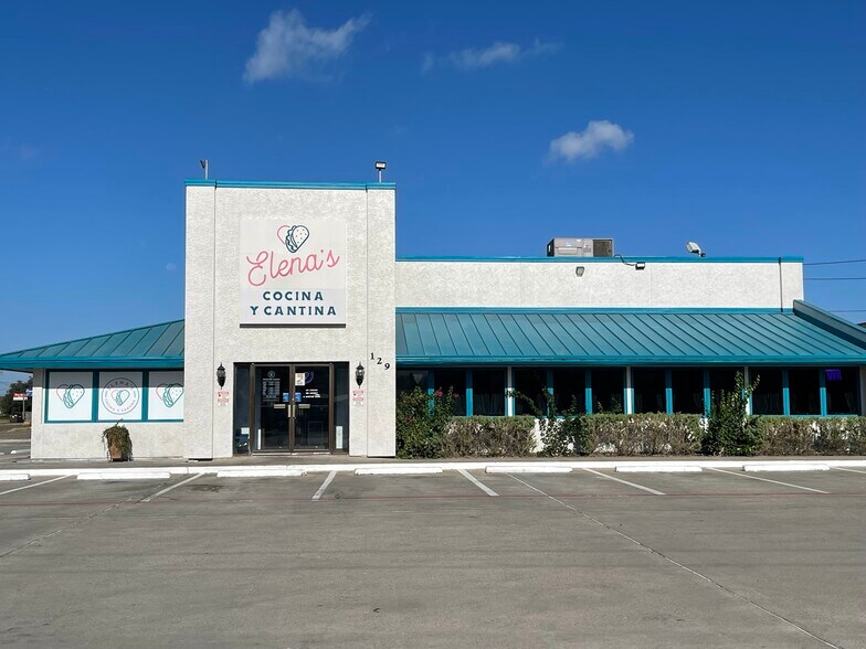 More Photos Of 109 S US Highway 77 Byp, Kingsville Restaurant For Sale