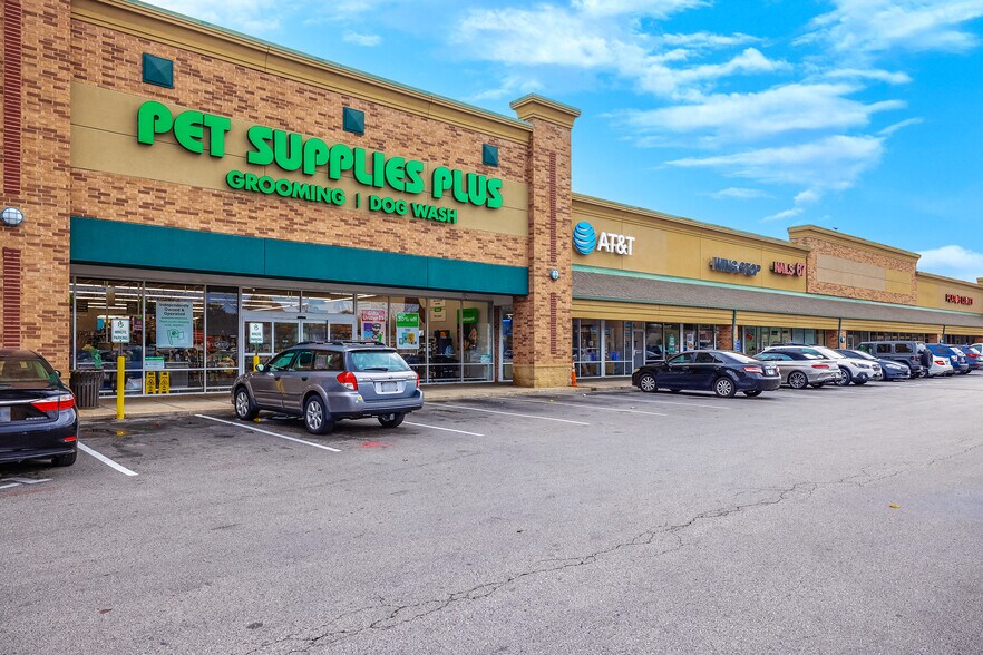 More Photos Of 8266 N Lindbergh Blvd, Florissant Unknown For Lease