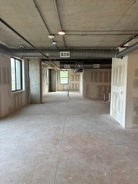 More Photos Of 337 SE 3rd St, Bentonville Apartments For Lease