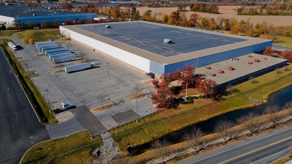 More Photos Of 2834 Schoeneck Rd, Macungie Distribution For Lease