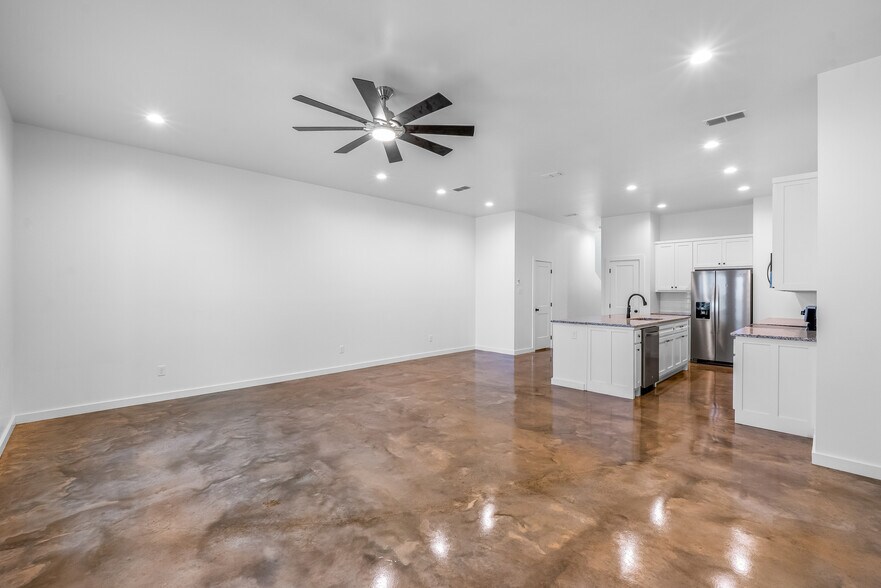 More Photos Of 1540 W Long St, Stephenville Apartments For Sale