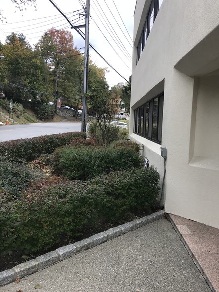 More Photos Of 141 N State Rd, Briarcliff Manor Village Medical For Lease