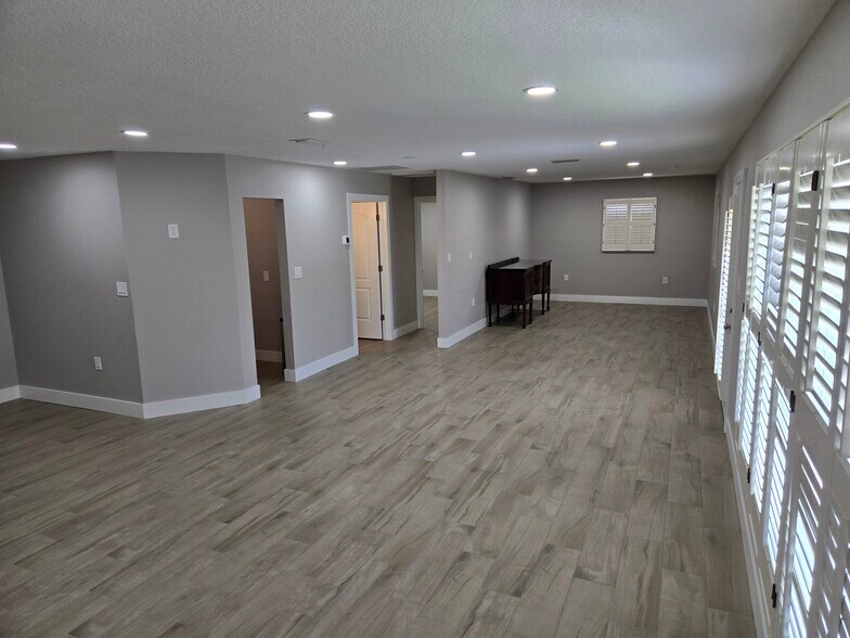 More Photos Of 13551 Walsingham Rd, Largo Office Residential For Sale