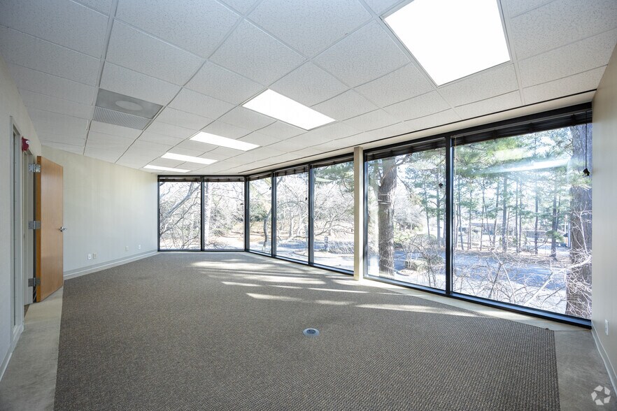 More Photos Of 6075 The Corners Pky, Peachtree Corners Office For Lease
