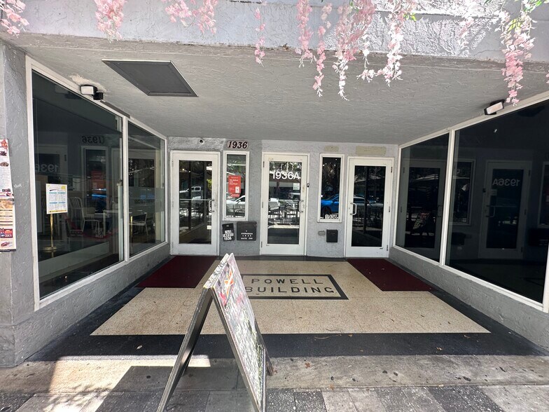 More Photos Of 1936 Hollywood Blvd, Hollywood Storefront Retail Office For Lease