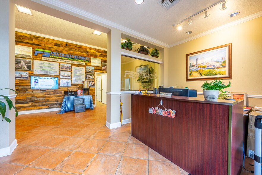 More Photos Of 6380 Phillips Hwy, Jacksonville Office For Lease