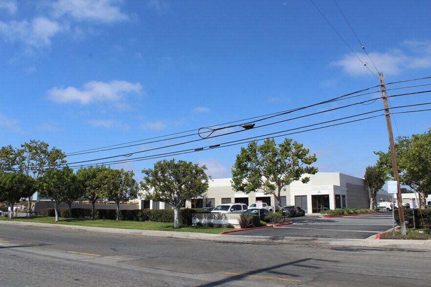 More Photos Of 3283-3299 Walnut Ave, Signal Hill Unknown For Lease