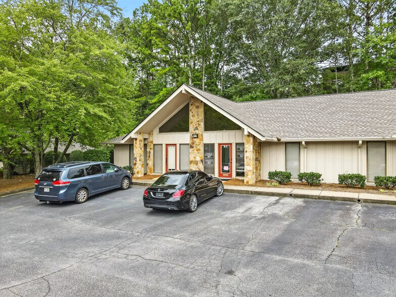 More Photos Of 11285 Elkins Rd, Roswell Office Residential For Sale