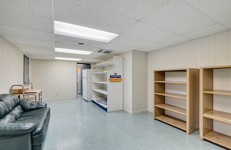 More Photos Of 32 E Mendota Rd, Inver Grove Heights Auto Dealership For Sale