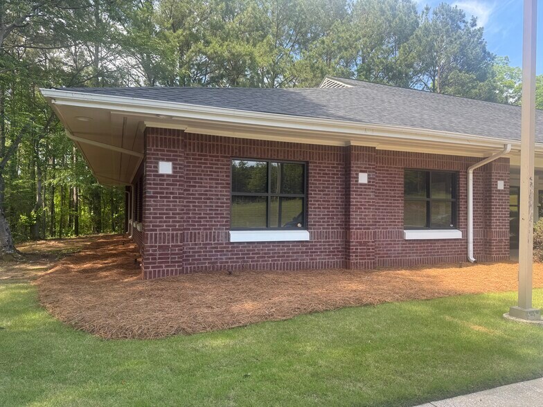 More Photos Of 3603 Pine Ln, Bessemer Office For Lease