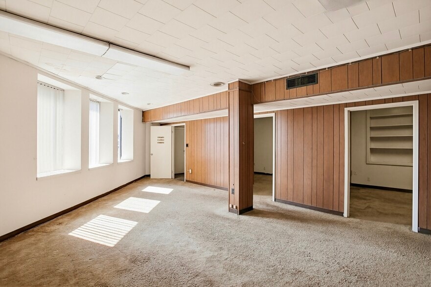 More Photos Of 14 W Saratoga St, Baltimore Office For Sale